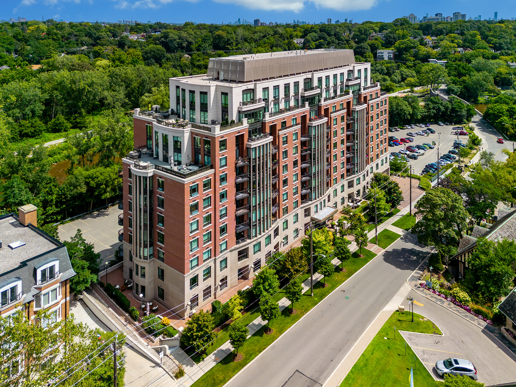 Riverhouse Condos Suite 1002