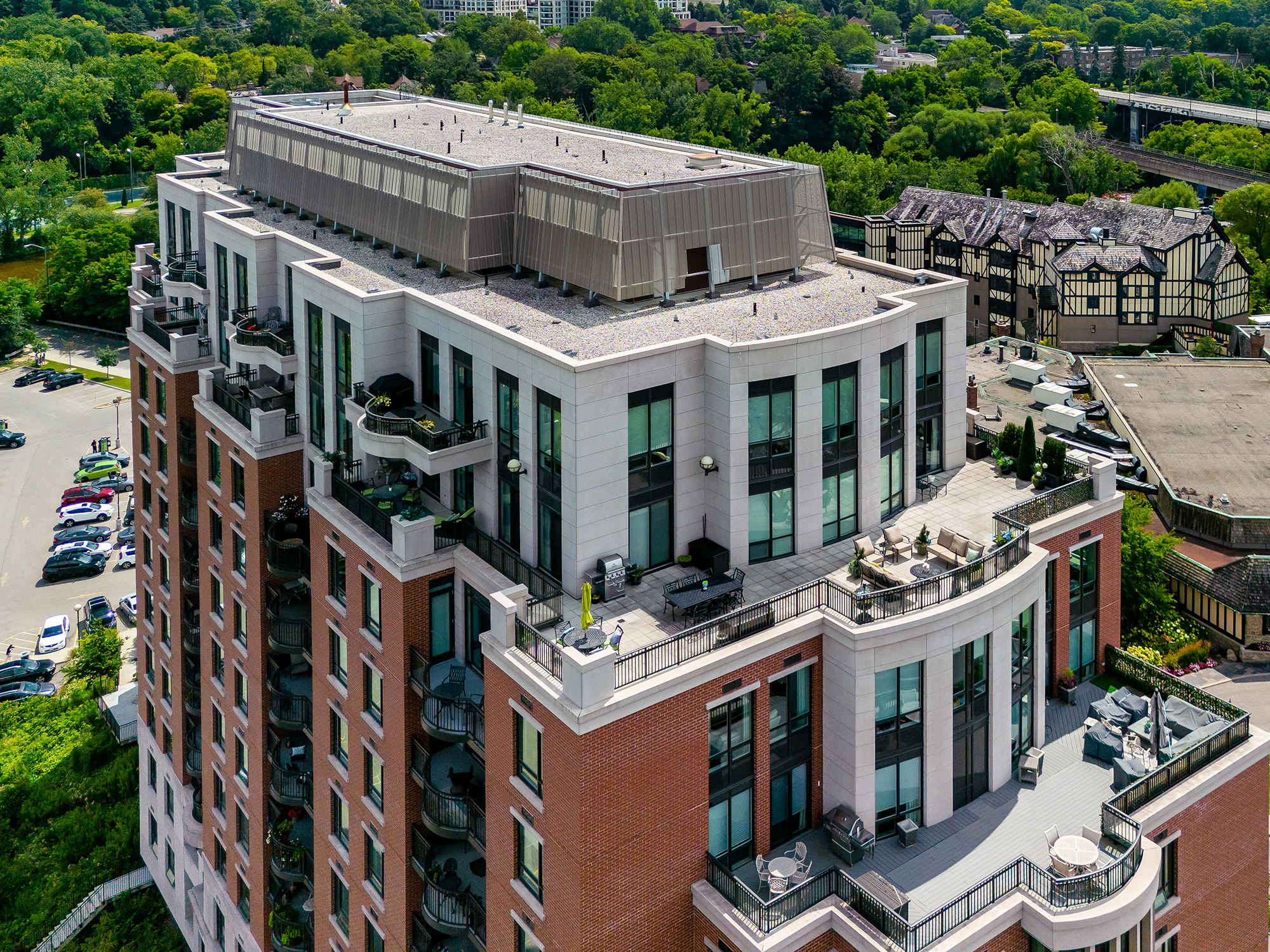Riverhouse Condos Suite 1002
