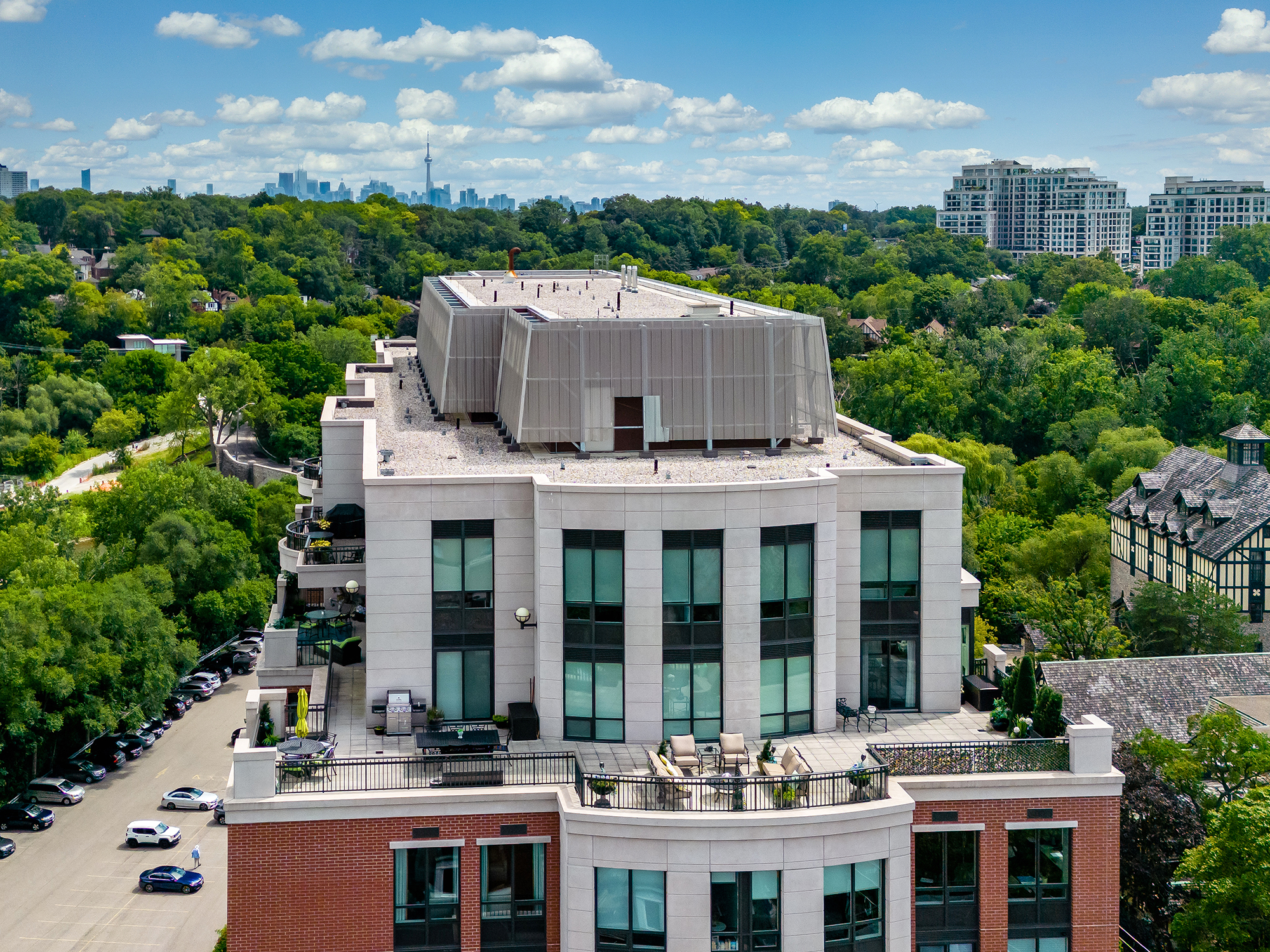 Riverhouse Condos Suite 1002