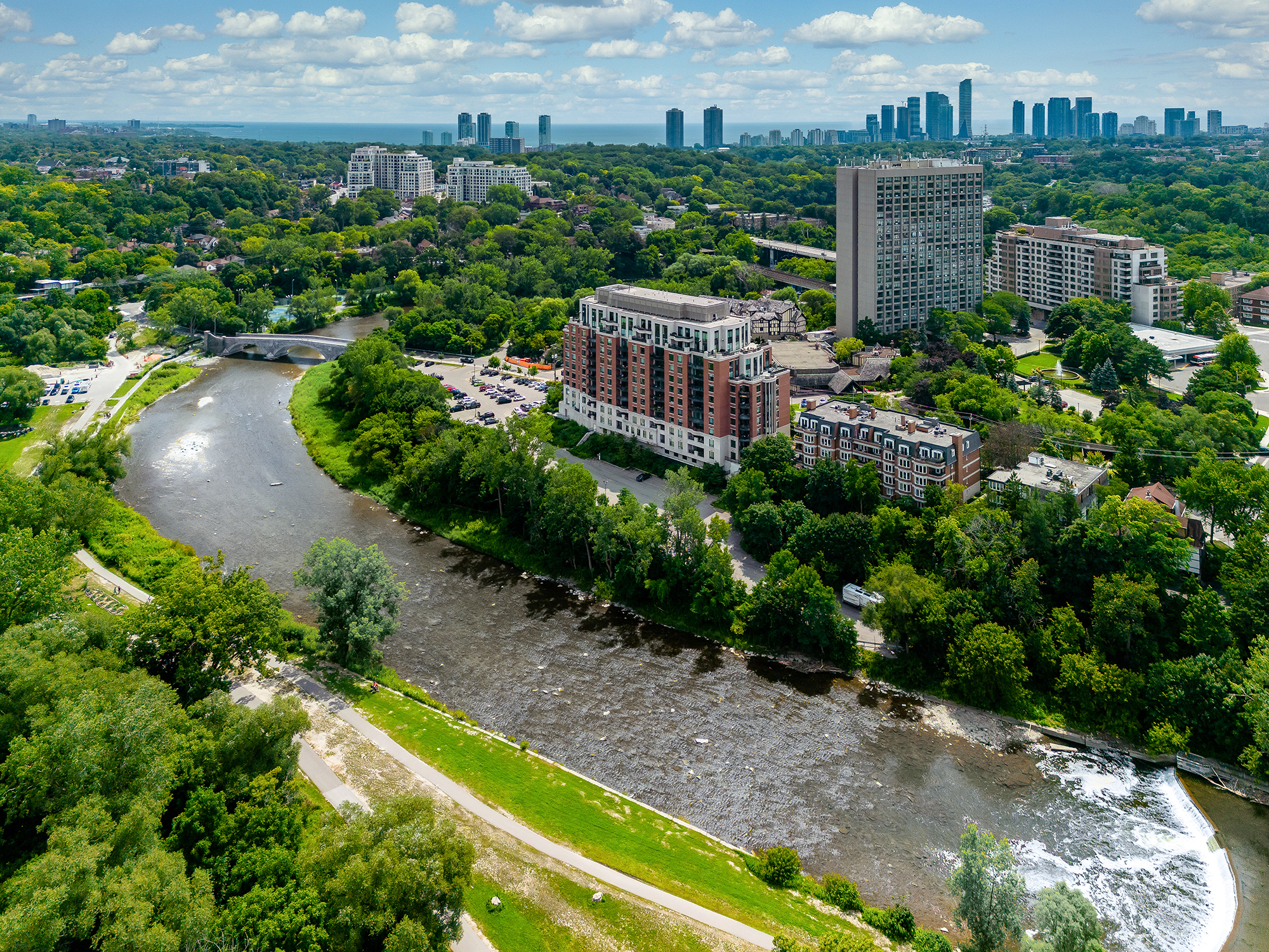 Riverhouse Condos Suite 1002