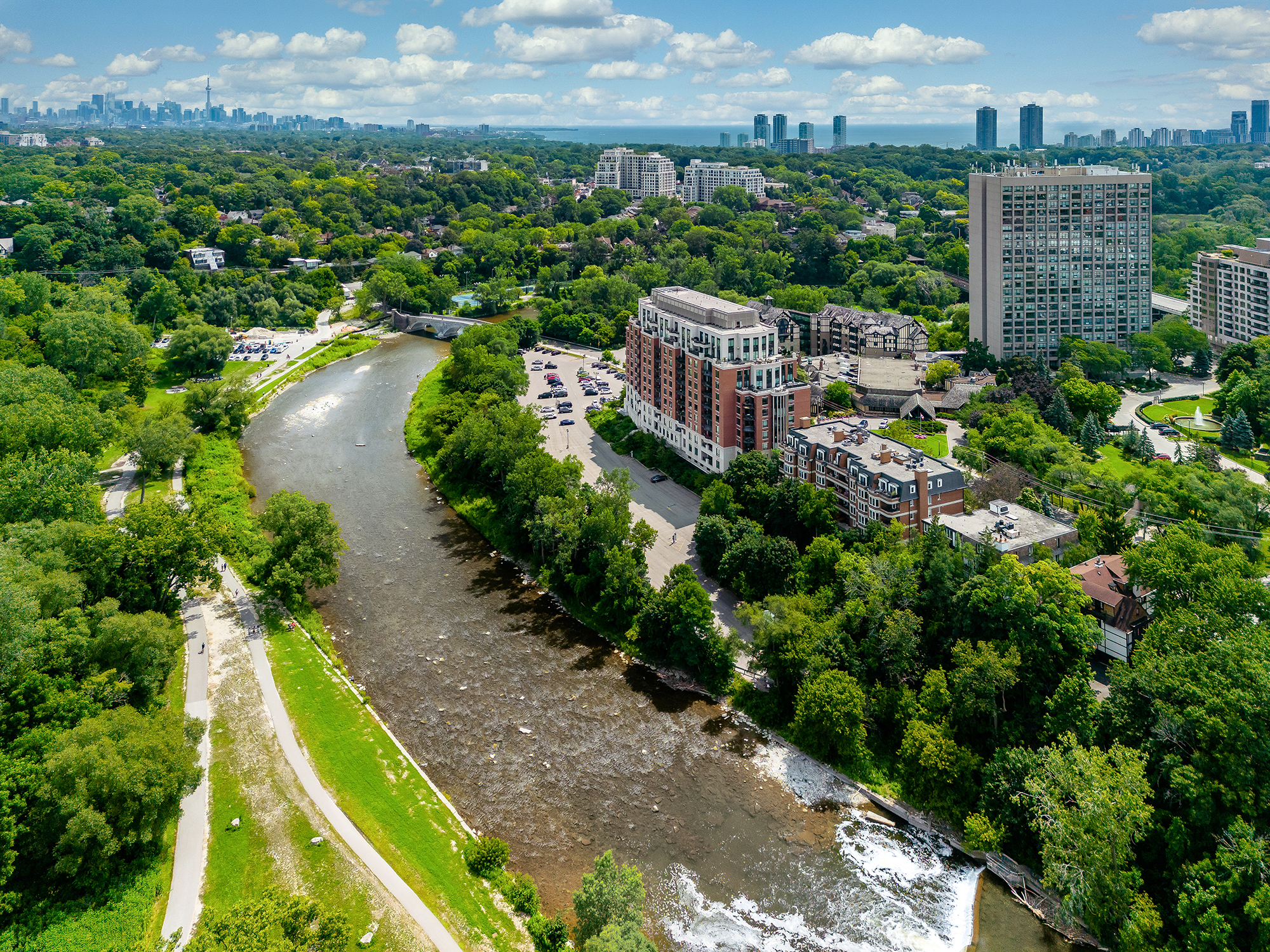 Riverhouse Condos Suite 1002