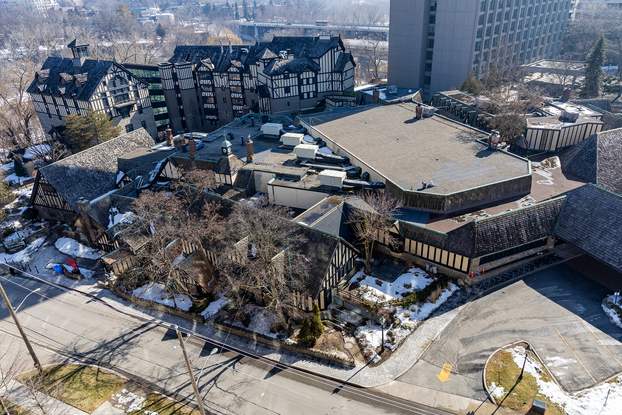 Riverhouse Condos Suite 1002