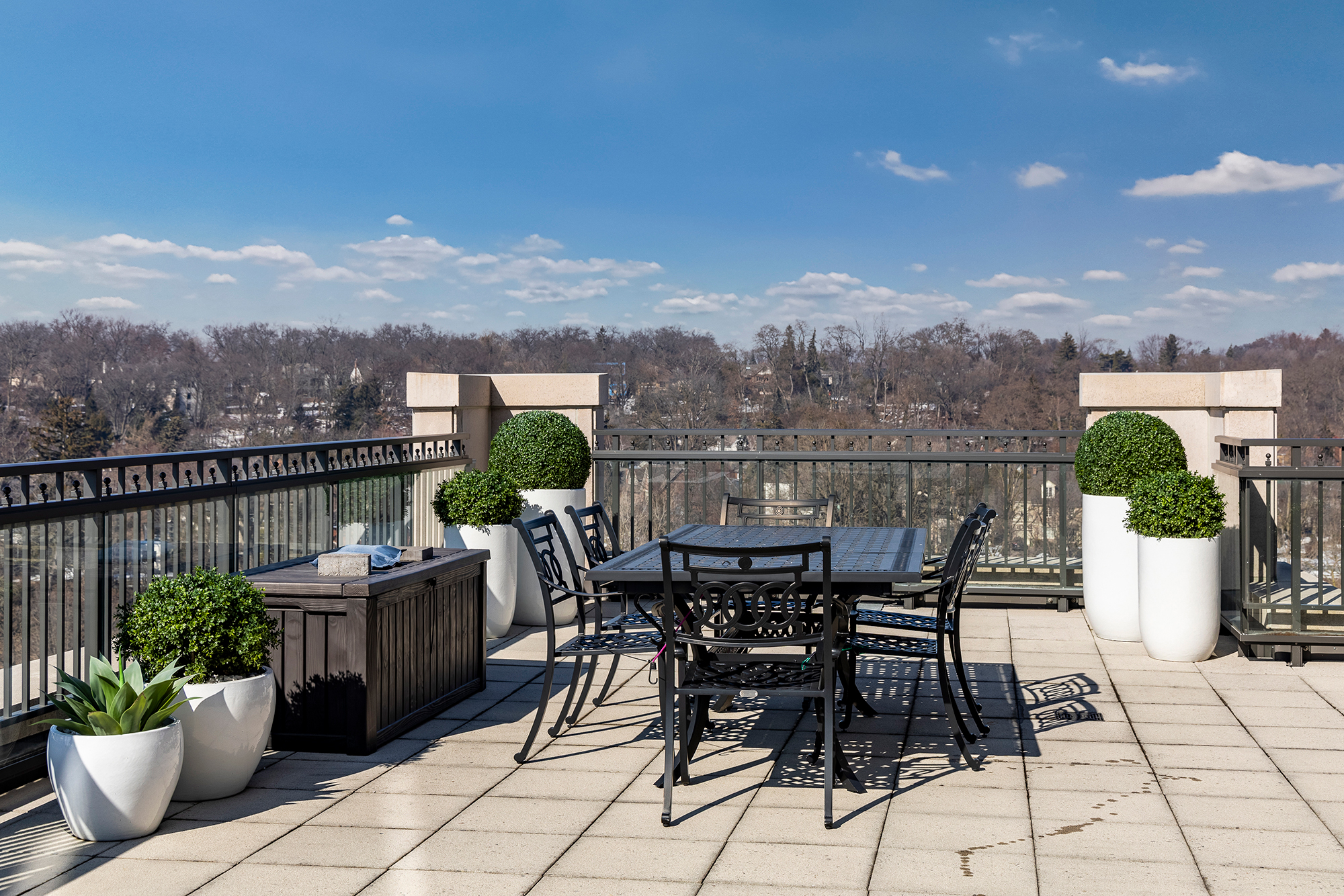 Riverhouse Condos Suite 1002