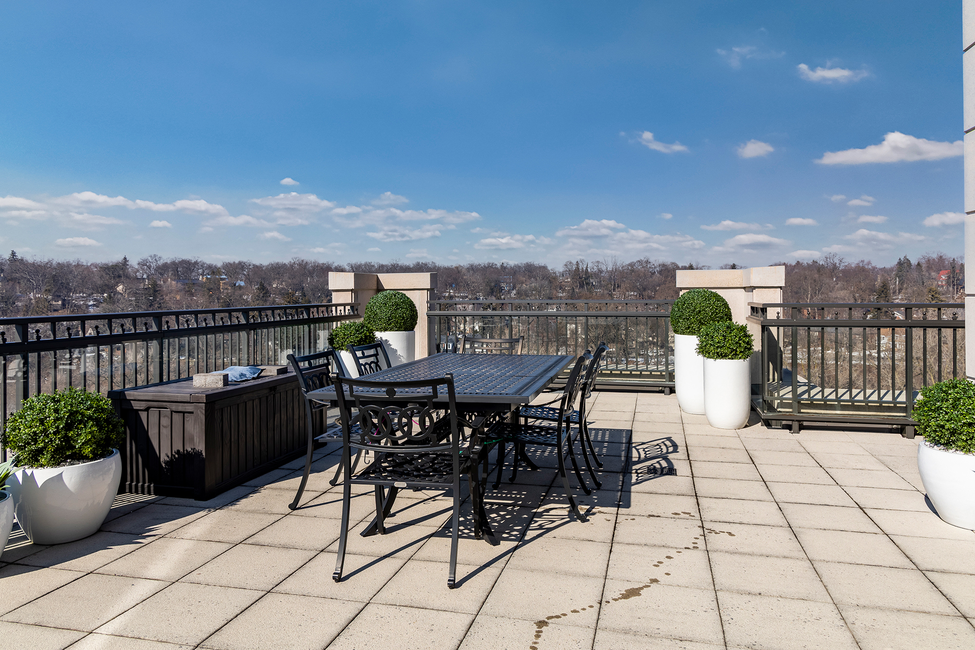 Riverhouse Condos Suite 1002