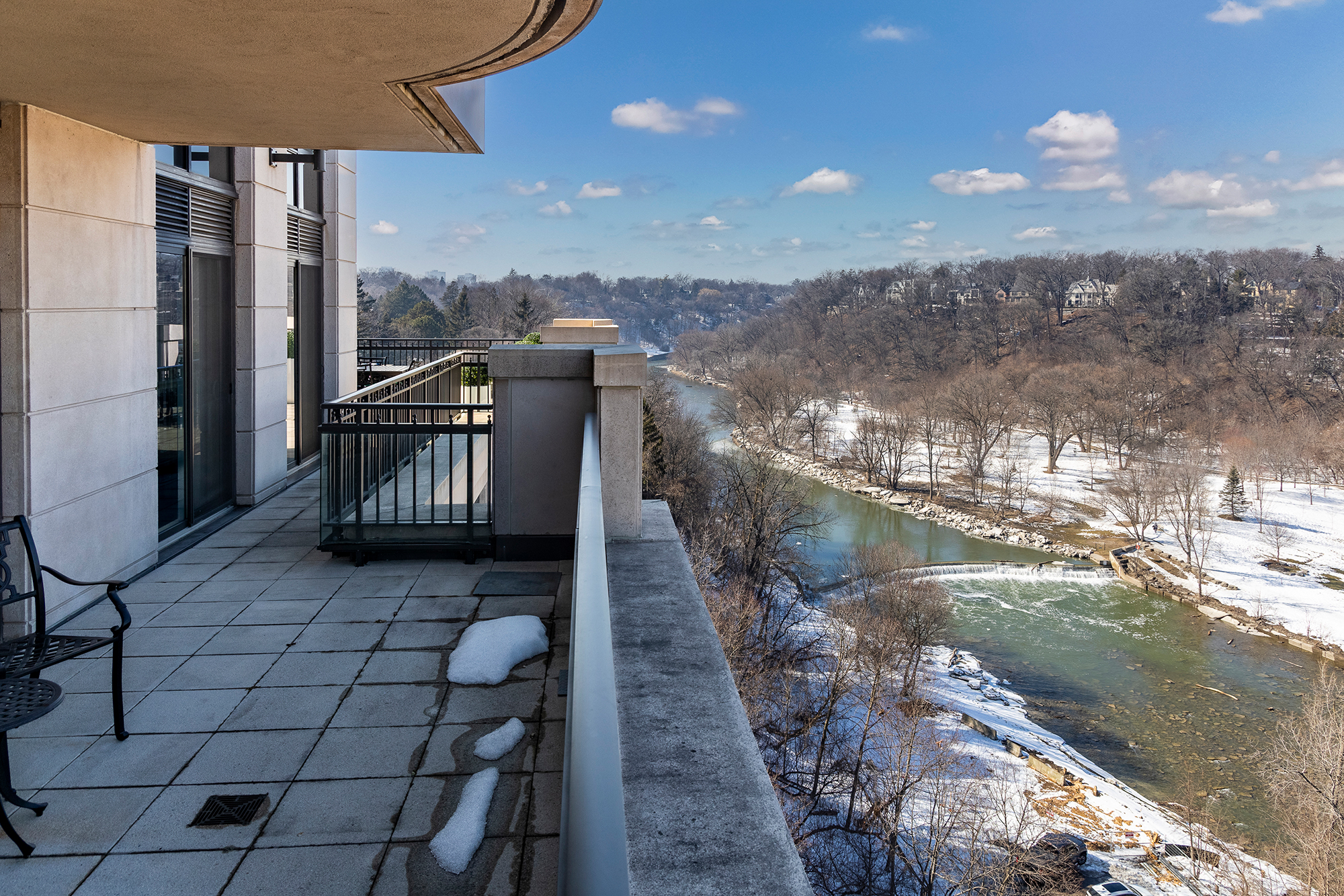 Riverhouse Condos Suite 1002