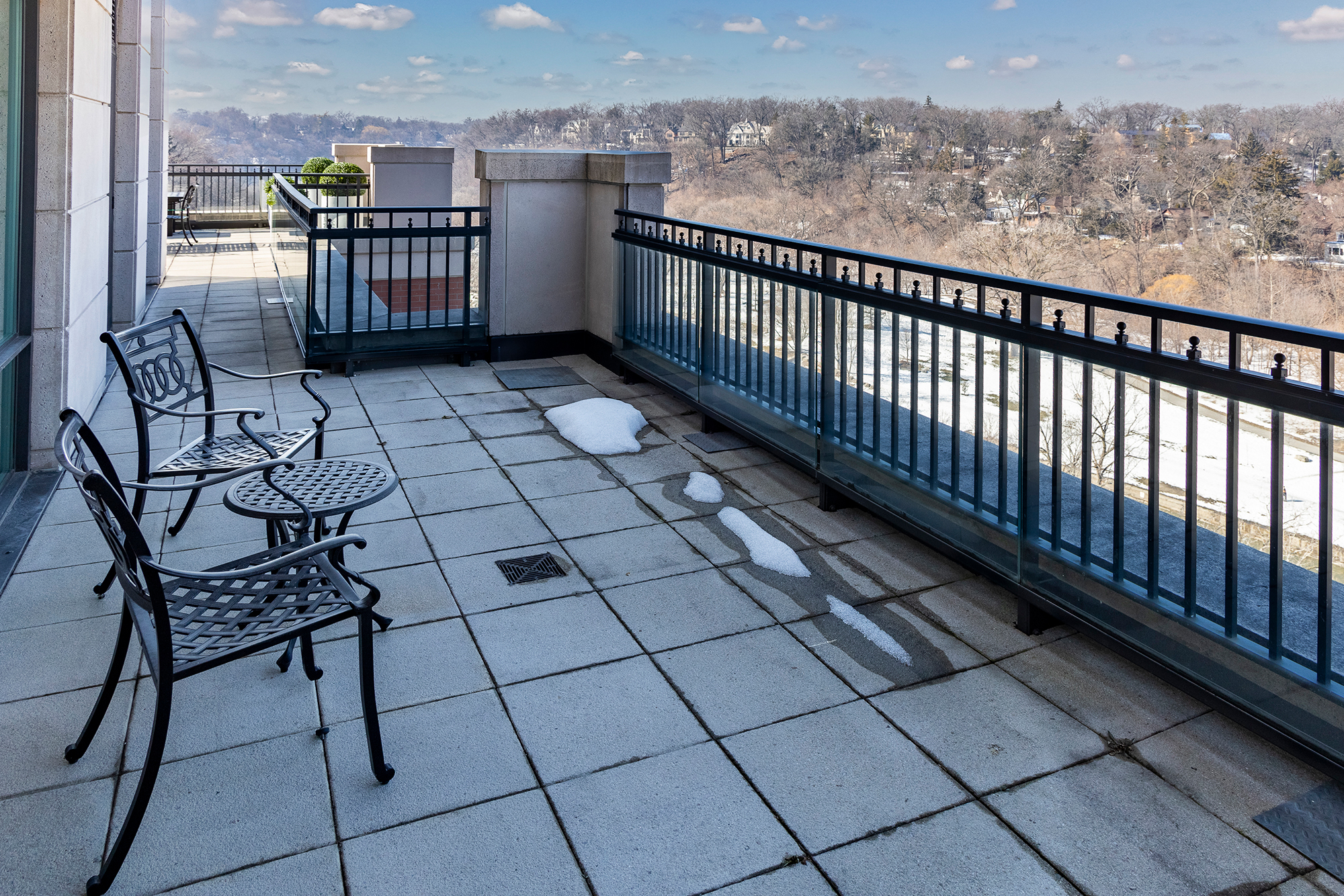 Riverhouse Condos Suite 1002