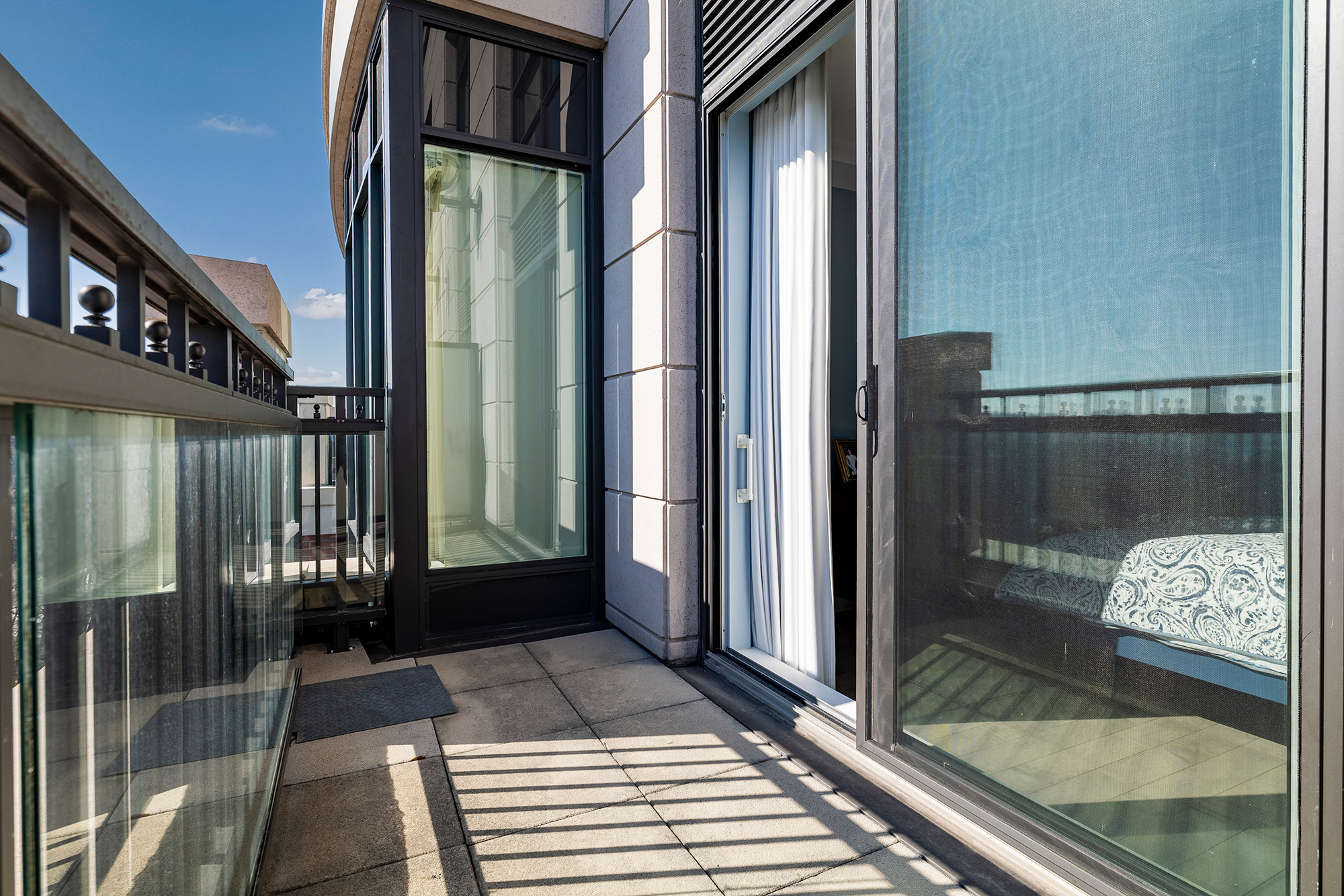 Riverhouse Condos Suite 1002